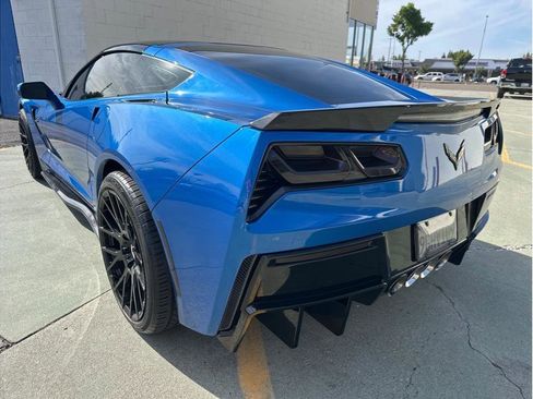 Used 2016 Chevrolet Corvette Stingray Coupe w/ 3LT Preferred Equipment Group RWD image 11