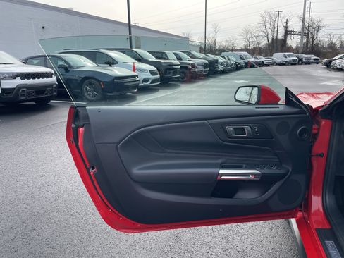 Used 2025 Ford Mustang Premium RWD image 18