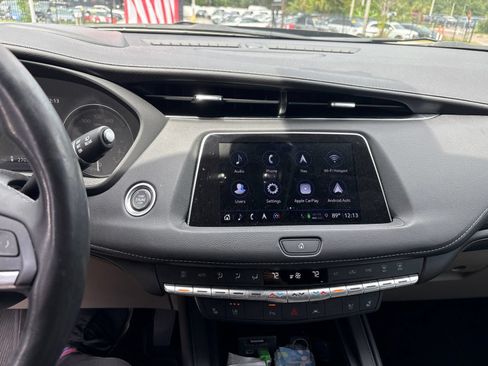 Used 2023 Cadillac XT4 Premium Luxury w/ Technology Package FWD image 8