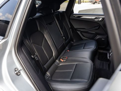 Certified 2026 Porsche Macan AWD/4WD image 41