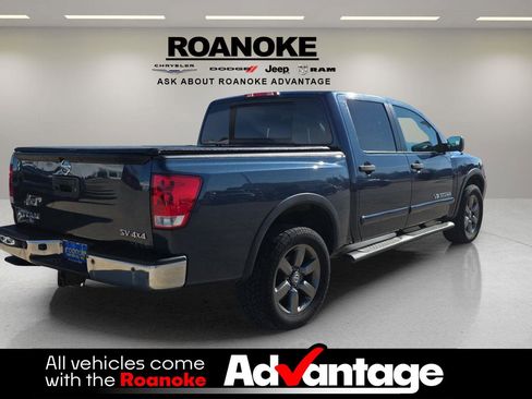 Used 2015 Nissan Titan SV w/ SV Value Truck Package image 9