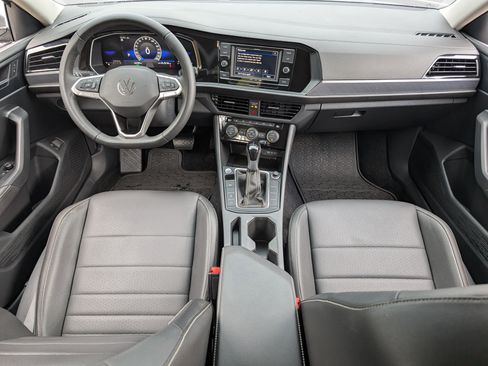 Used 2024 Volkswagen Jetta SE image 23