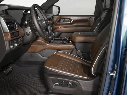 Used 2026 GMC Yukon Denali Ultimate AWD/4WD image 16