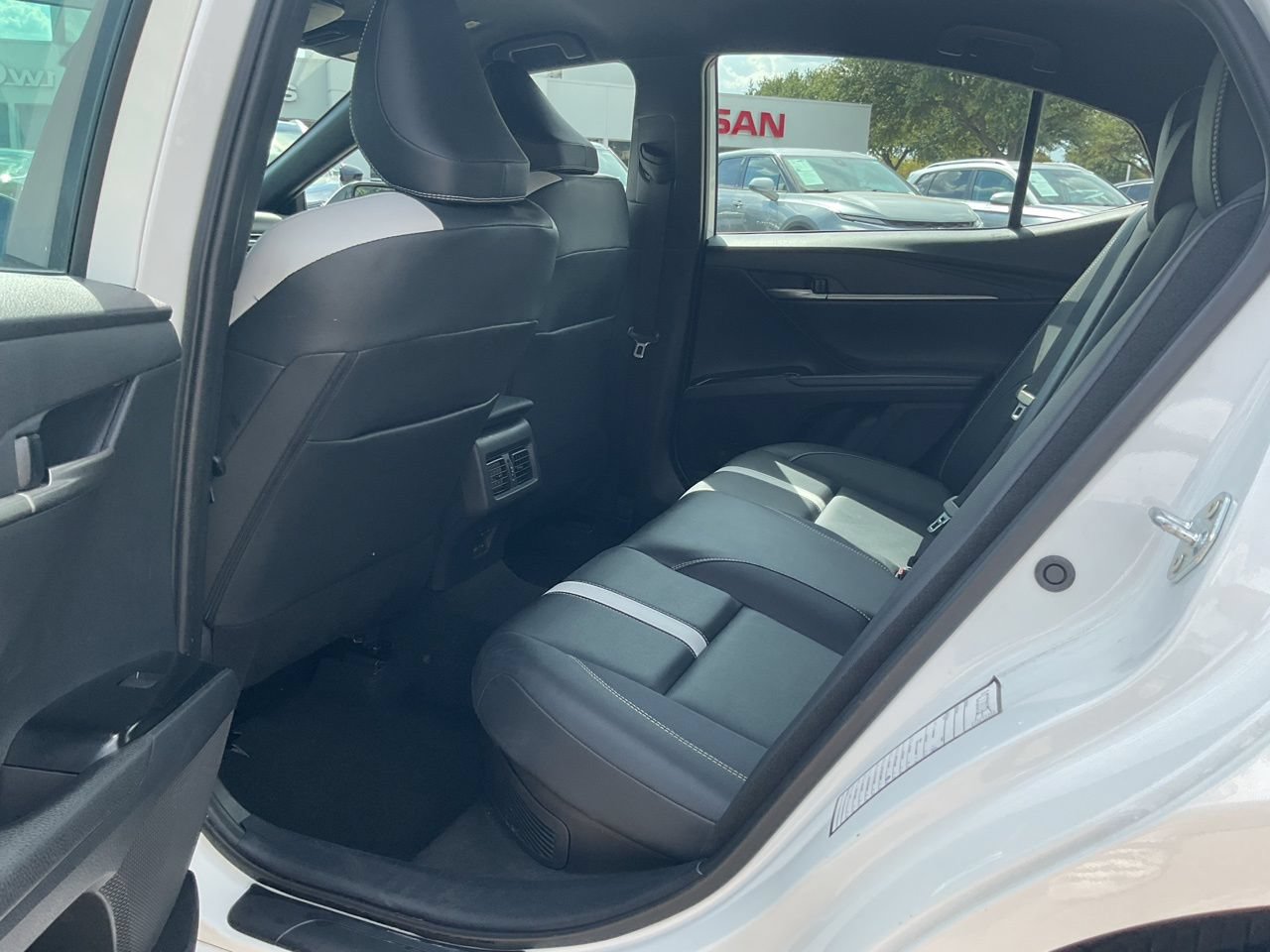 Used 2025 Toyota Camry SE FWD image 13