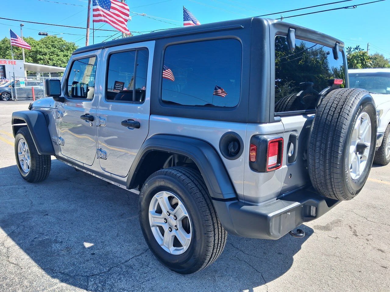 Used 2019 Jeep Wrangler Unlimited Sport S AWD/4WD image 3