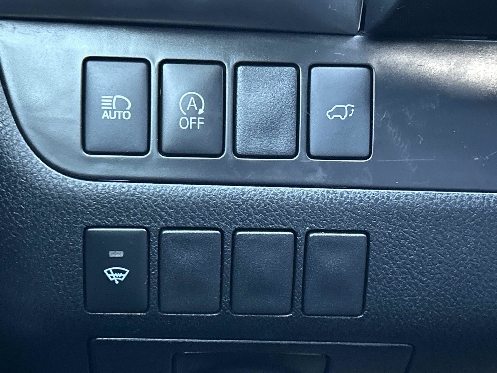 Used 2019 Toyota Highlander XLE FWD image 23