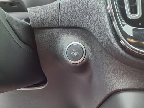 New 2025 Volvo XC40 B5 Plus w/ Protection Package Premier image 20