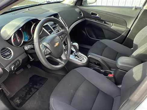 Used 2016 Chevrolet Cruze LT image 13