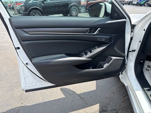 Used 2020 Honda Accord EX-L image 6