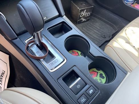 Used 2018 Subaru Outback 2.5i Premium image 11