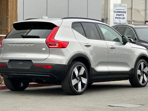 Certified 2023 Volvo XC40 Recharge Ultimate image 2
