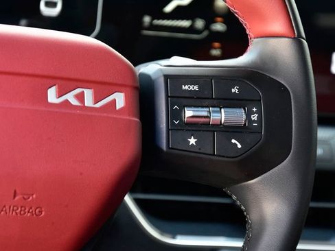 Certified 2020 Kia Forte LXS image 19