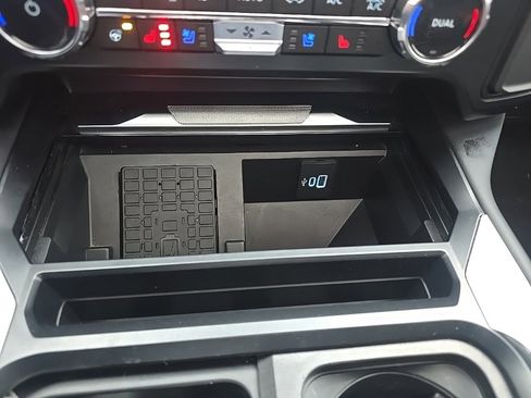 Used 2025 Ford F250 Platinum image 24