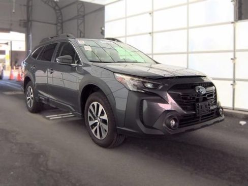Used 2025 Subaru Outback Premium AWD/4WD image 34