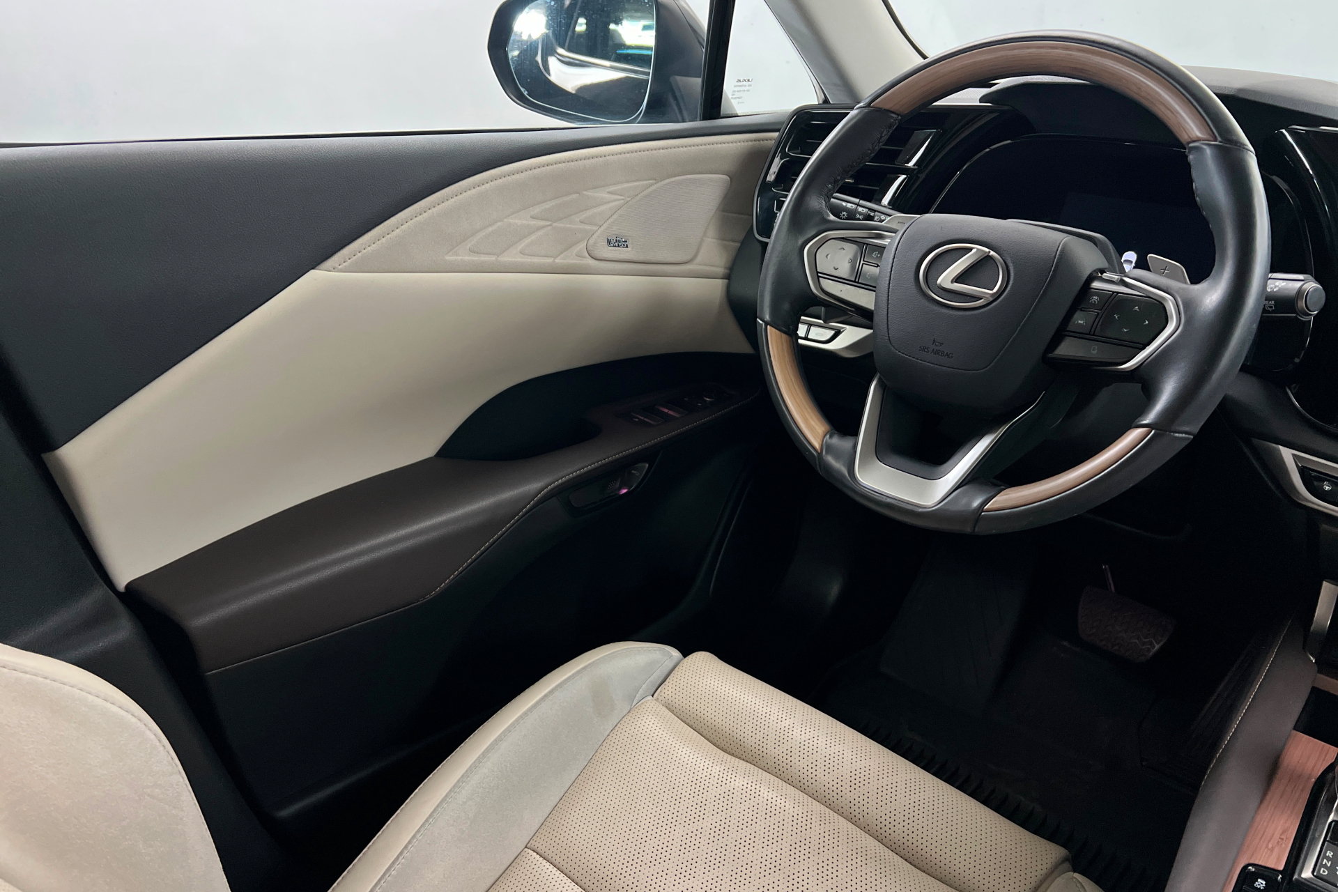 Used 2024 Lexus RX 350 AWD w/ Convenience Package image 12