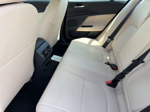 Used 2018 Jaguar XE RWD image 26