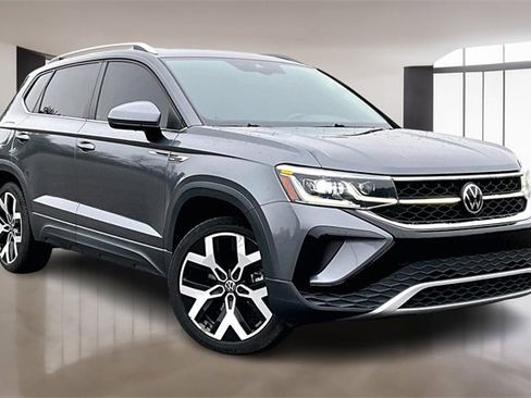Used 2022 Volkswagen Taos SEL image 3