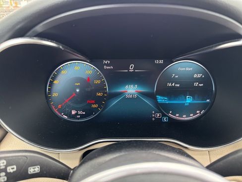 Used 2021 Mercedes-Benz GLC 300 4MATIC image 10