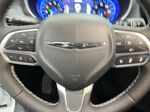 New 2026 Chrysler Pacifica Select FWD image 19