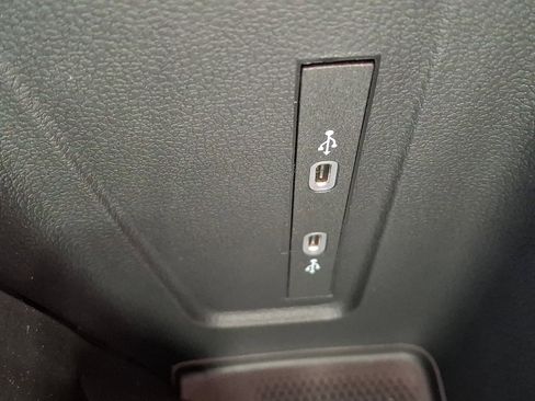 New 2026 Volkswagen Tiguan SE R-Line AWD/4WD image 16
