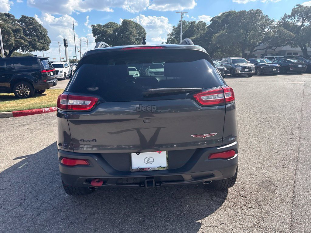 Used 2017 Jeep Cherokee Trailhawk AWD/4WD image 4