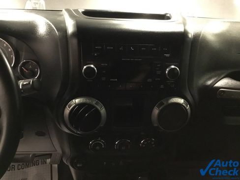 Used 2014 Jeep Wrangler Sport AWD/4WD image 39