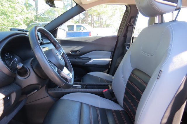 Used 2022 Nissan Kicks SR w/ Premium Package FWD image 12