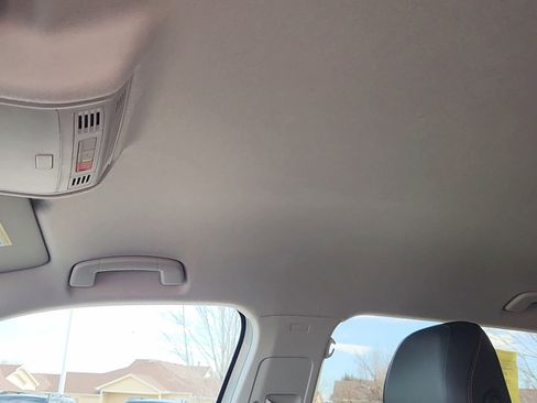 Used 2024 Volkswagen Tiguan Wolfsburg Edition image 34