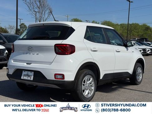 Certified 2025 Hyundai Venue SE image 12