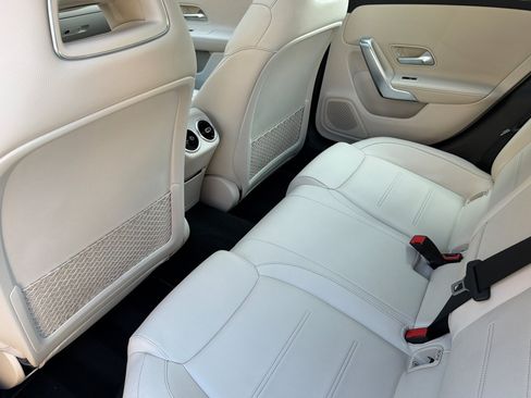 Used 2020 Mercedes-Benz CLA 250 4MATIC image 11