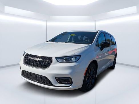 New 2026 Chrysler Pacifica Select image 7