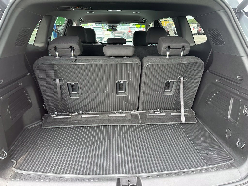 Used 2026 GMC Acadia Elevation w/ LPO, Floor Liner Package AWD/4WD image 39