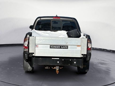 Used 2012 Toyota Tacoma Base image 4