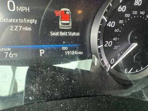 Used 2023 Toyota Highlander LE FWD image 2