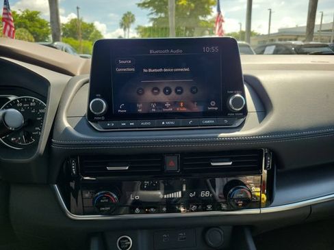 Used 2022 Nissan Rogue SV w/ SV Premium Package FWD image 25