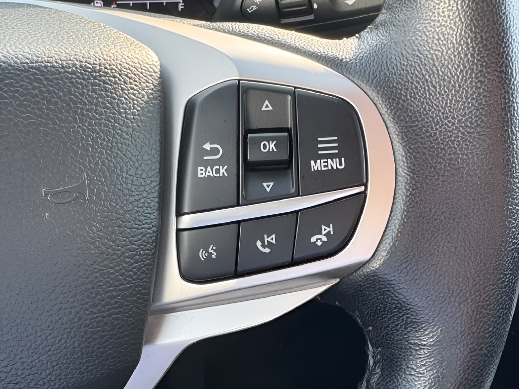 Used 2022 Ford Explorer XLT AWD/4WD image 9