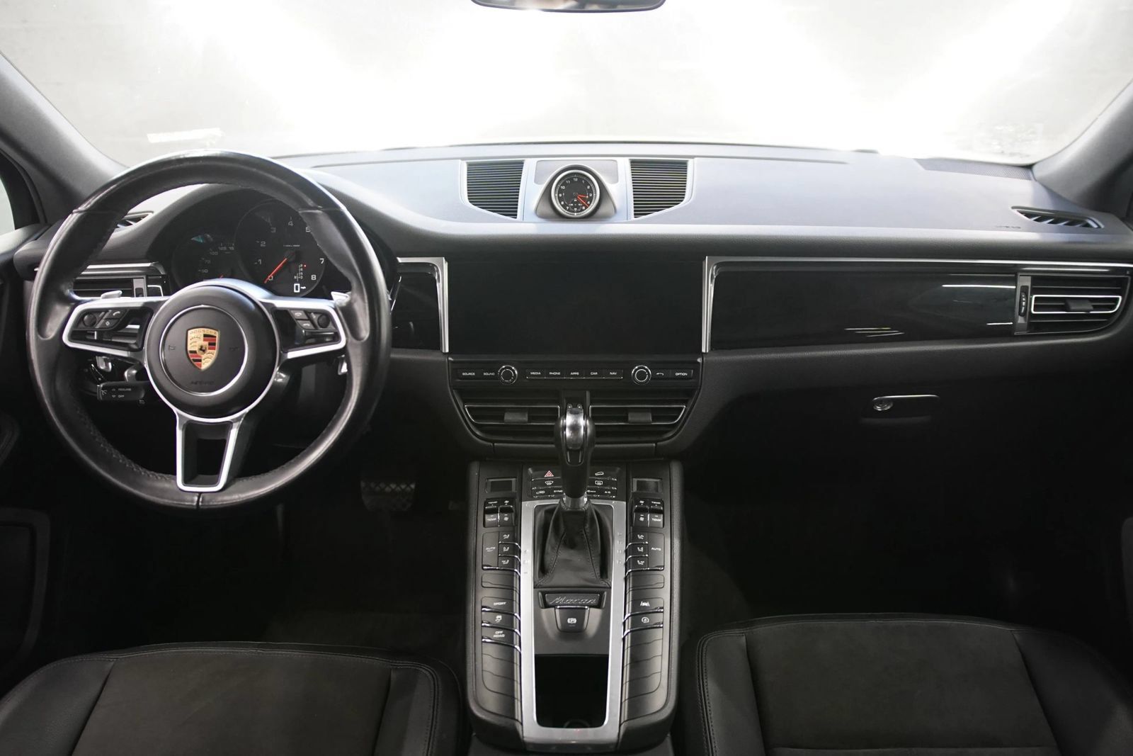 Used 2019 Porsche Macan AWD/4WD image 24