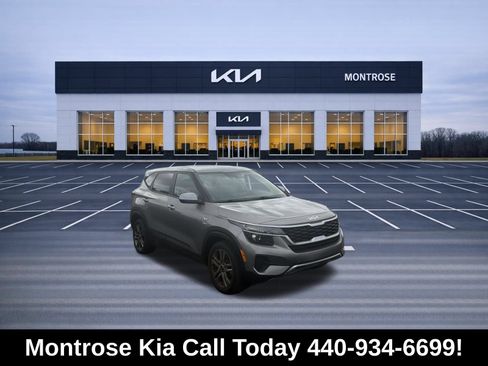 Used 2023 Kia Seltos LX AWD/4WD image 1