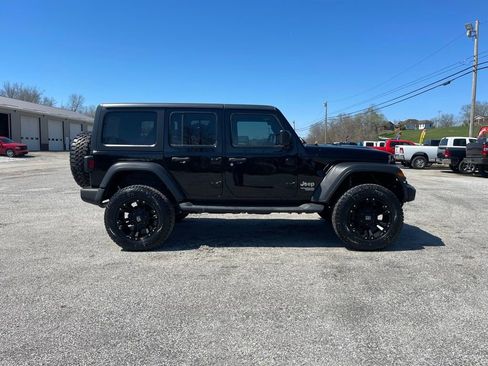 Used 2018 Jeep Wrangler Unlimited Sport S image 9