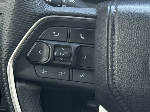 Used 2025 Toyota Tacoma Limited AWD/4WD image 15