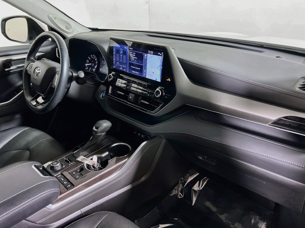 Certified 2021 Toyota Highlander Limited AWD/4WD image 28