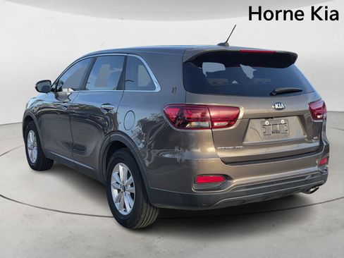 Used 2020 Kia Sorento LX image 5