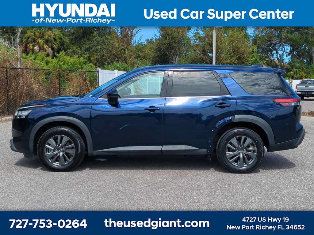 Used 2022 Nissan Pathfinder S FWD image 2