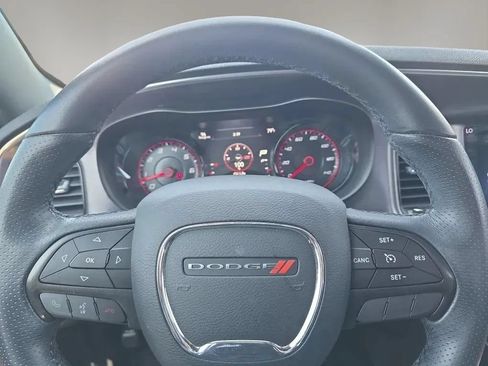 Used 2017 Dodge Charger SXT w/ Blacktop Package RWD image 15