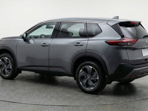 Used 2025 Nissan Rogue SV image 6