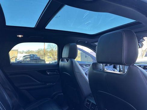 Used 2017 Jaguar F-PACE R-Sport image 20