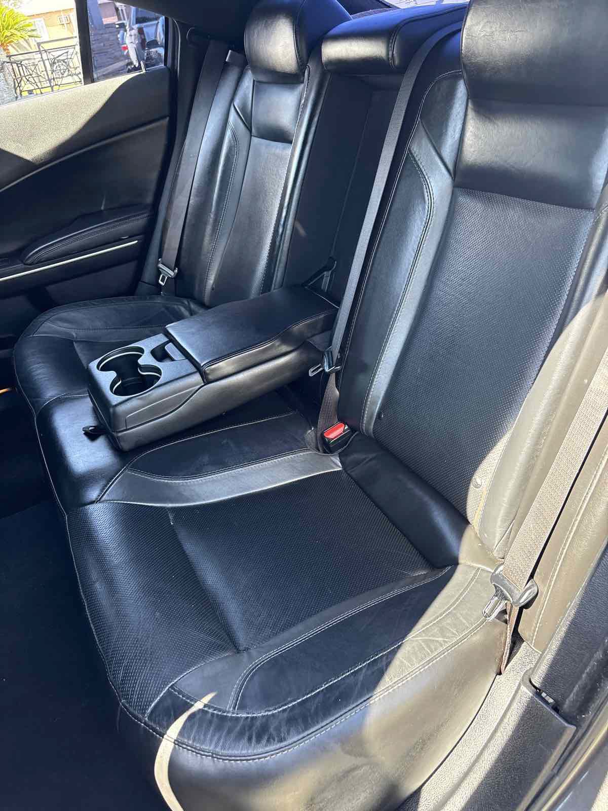 Used 2020 Dodge Charger SXT w/ Leather Interior Group RWD image 9