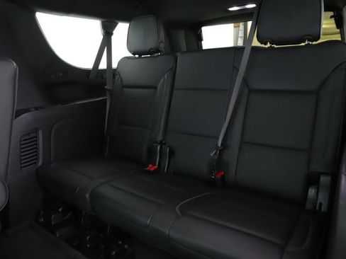 Used 2024 GMC Yukon XL Denali AWD/4WD image 32