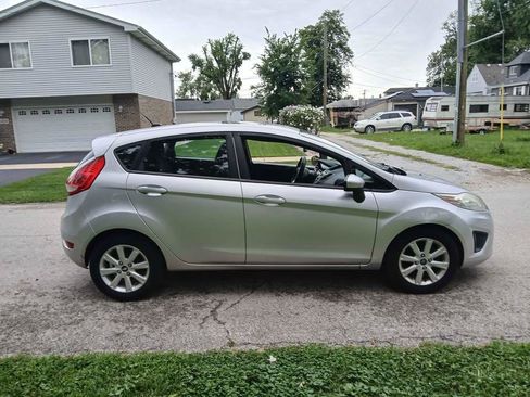 Used 2011 Ford Fiesta SE w/ 203A Rapid Spec Order Code FWD image 5