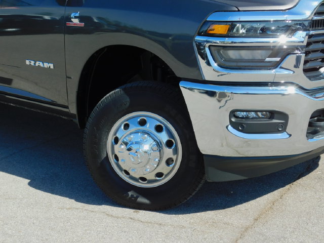 New 2026 RAM 3500 Big Horn AWD/4WD image 2